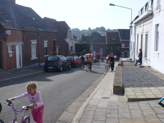 la montée de la rue de la régence à la Bouverie