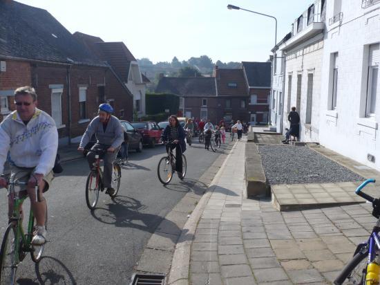 la montée de la rue de la régence à la Bouverie